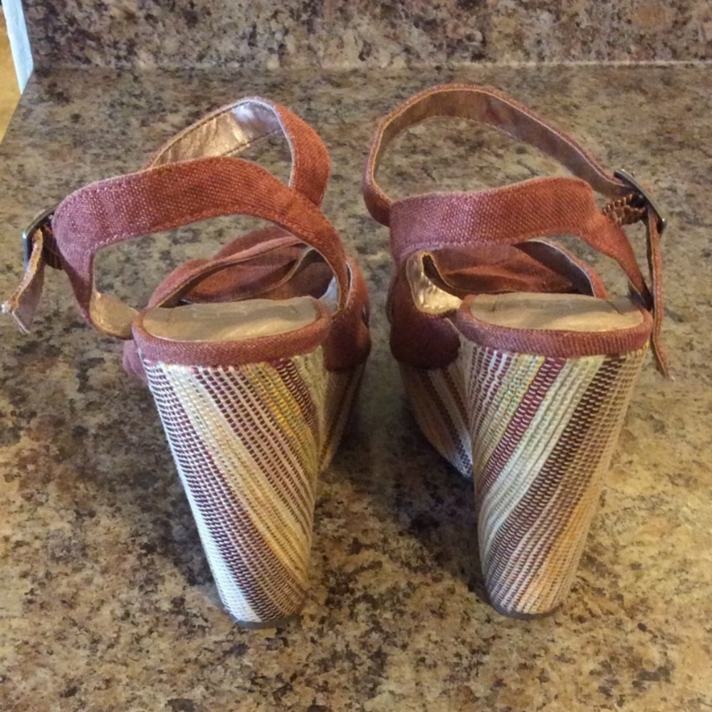 BCBG Wedges - Picture 4 of 7